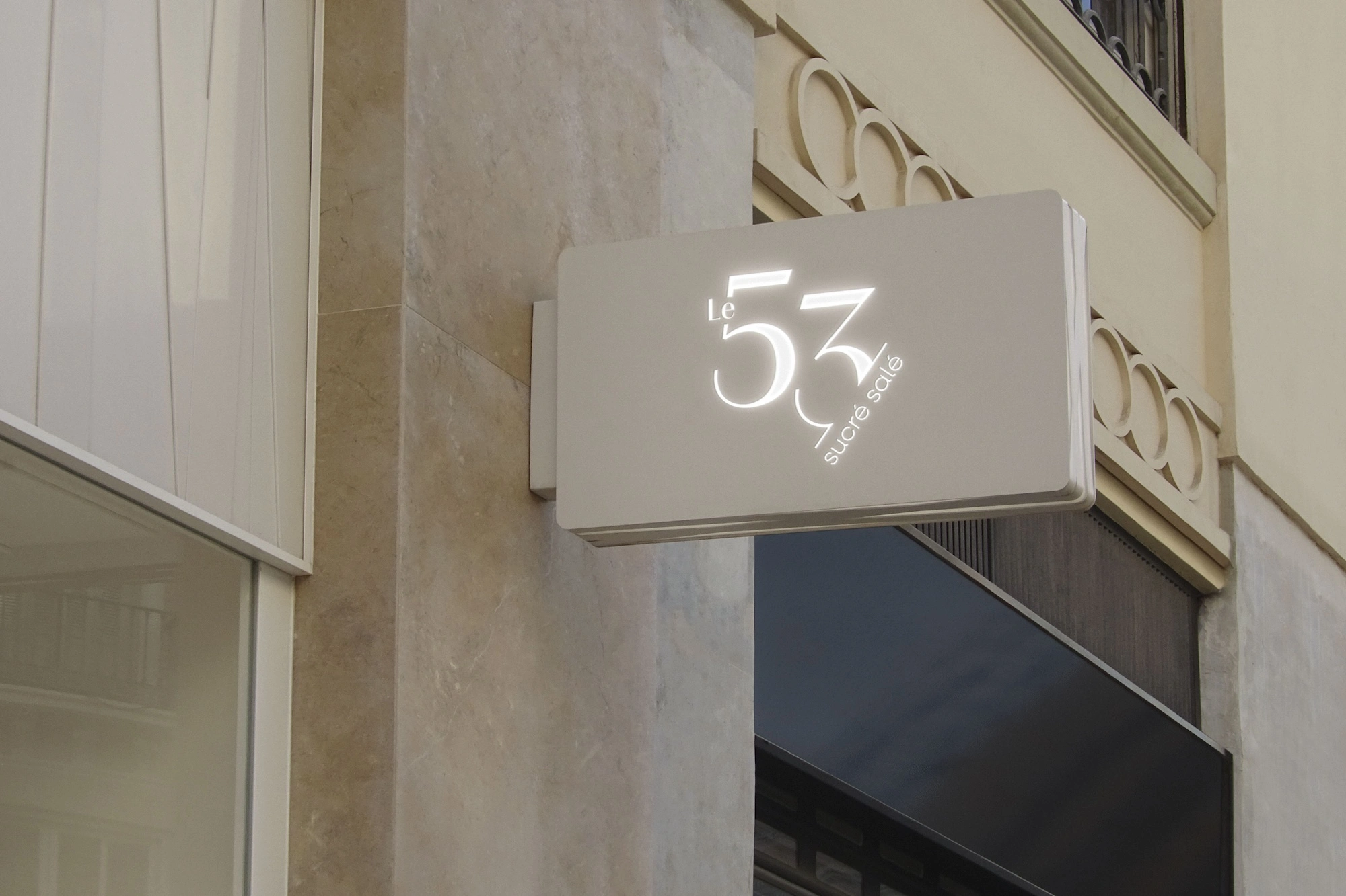Le 53 Mirabeau, Pâtisserie, Aix-en-Provence, Enseigne