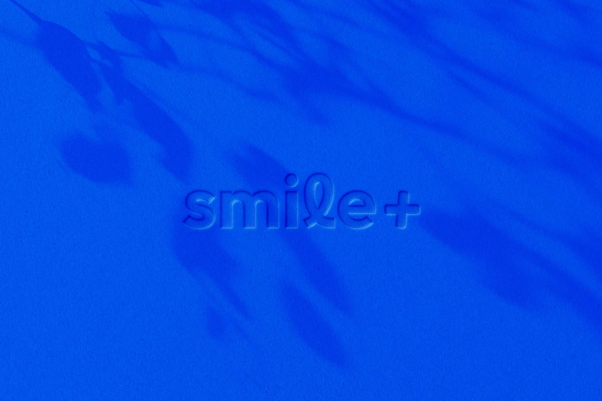 Smile+ VOD, Plateforme dentaire, Logo sur papeterie